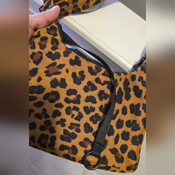 Baggu Nylon Leopard Print Shoulder Bag - Brown Animal Print - Picture 6 of 12